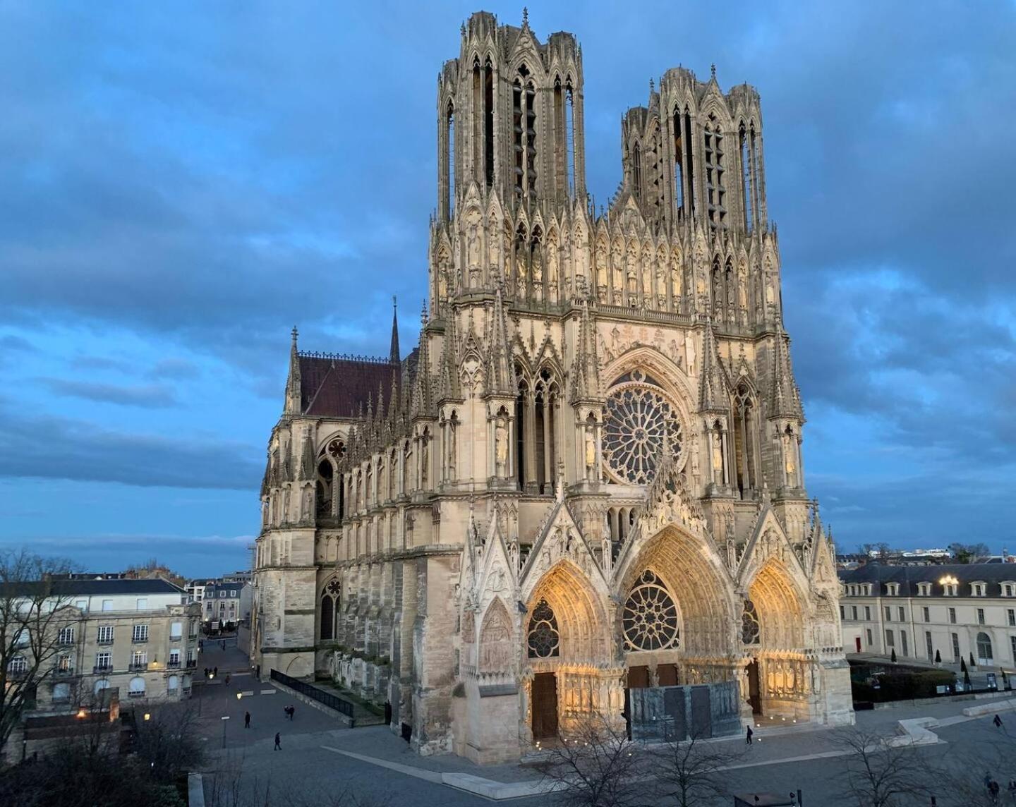 Cathedrale/centre/free Parking Reims